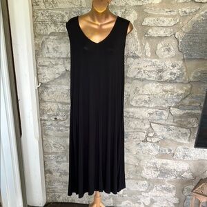 GAP Black Sleeveless V-Neck Maxi dress